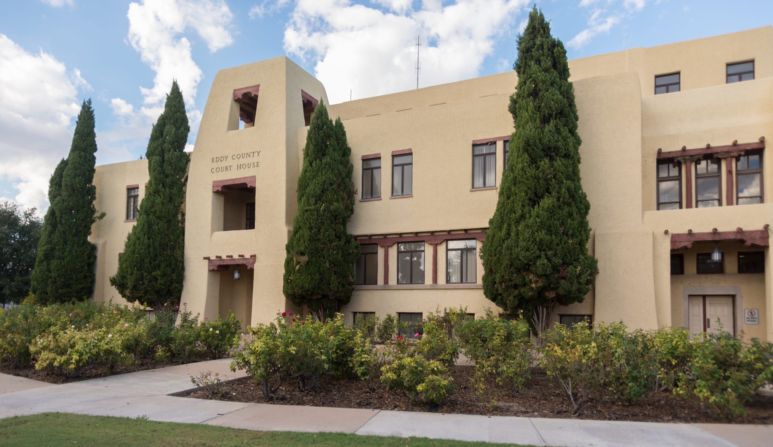 shutterstock_514761250 Eddy County Courthouse